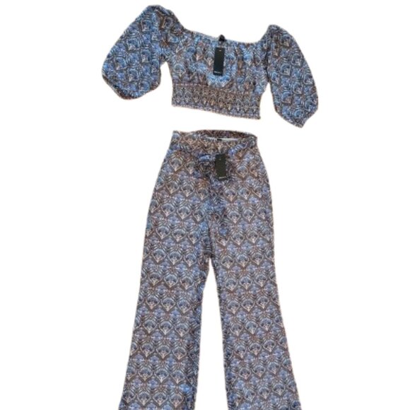 Printed Pants and Crop Top Set Size Medium NEW - Picture 5 of 9